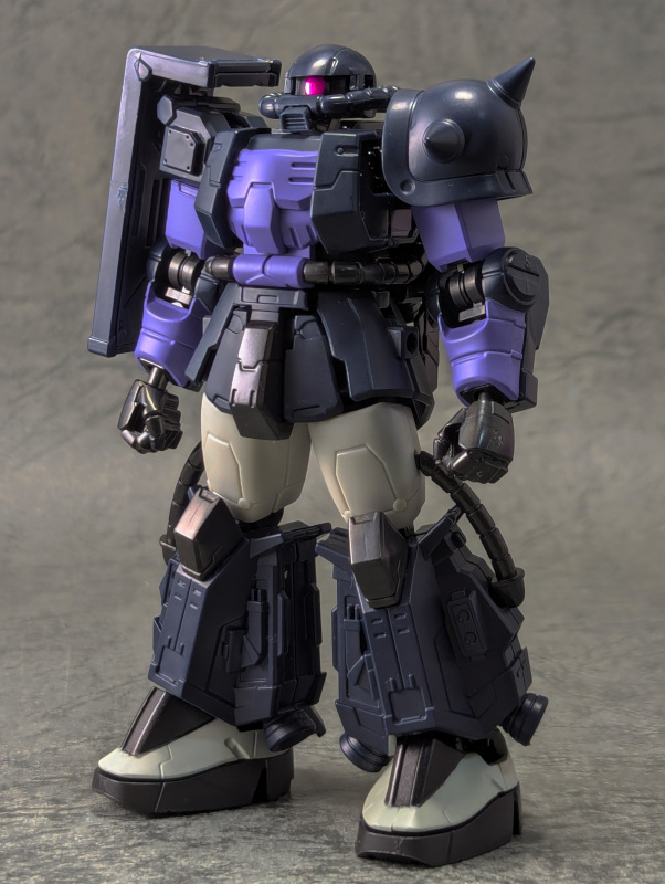 玩栗犬と、機動戦士ガンダム GフレームFA 08 高機動型ザクII 黒い