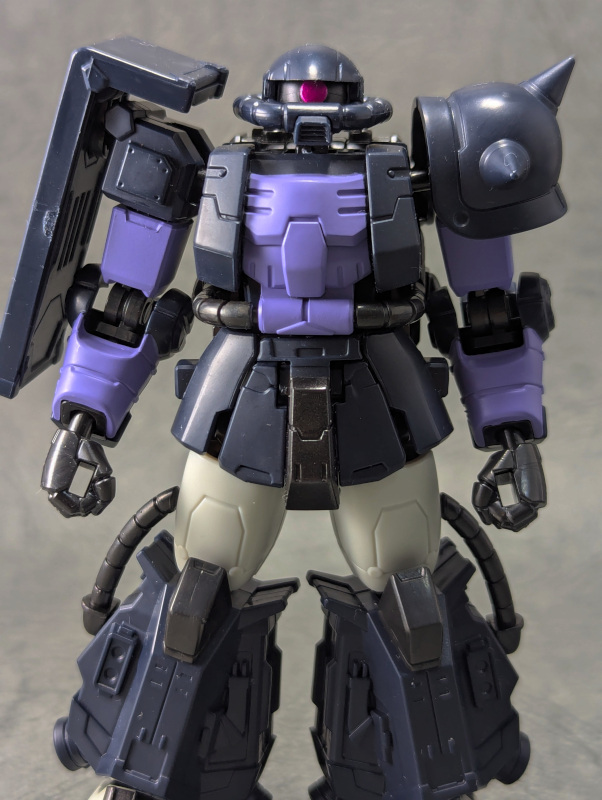 玩栗犬と、機動戦士ガンダム GフレームFA 08 高機動型ザクII 黒い